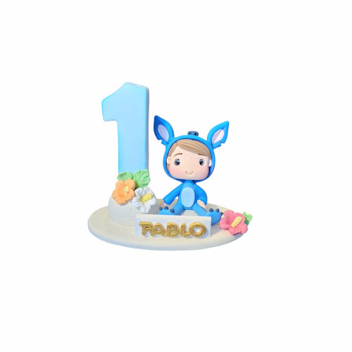 Figura de cumpleaños personalizada con niño o niña en porcelana fría